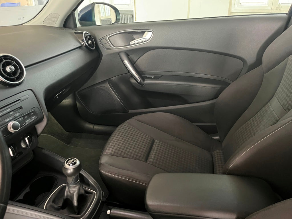 Audi A1 1.6 TDi Ambition 105 Cv  Per Neopatentati
