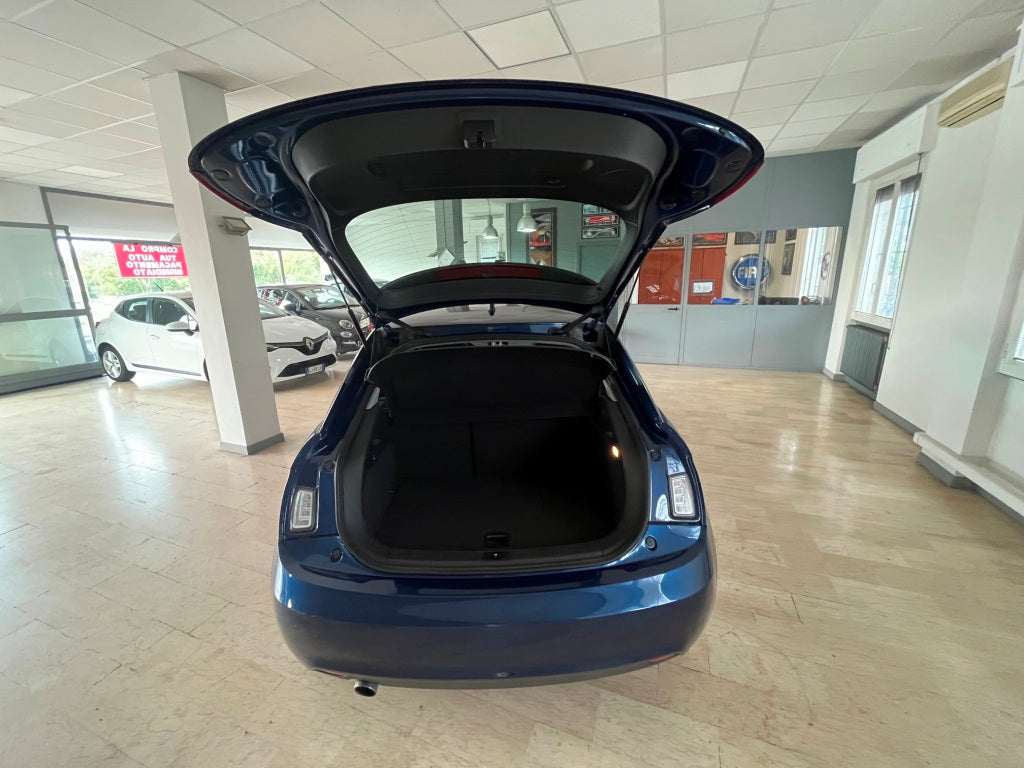 Audi A1 1.6 TDi Ambition 105 Cv  Per Neopatentati