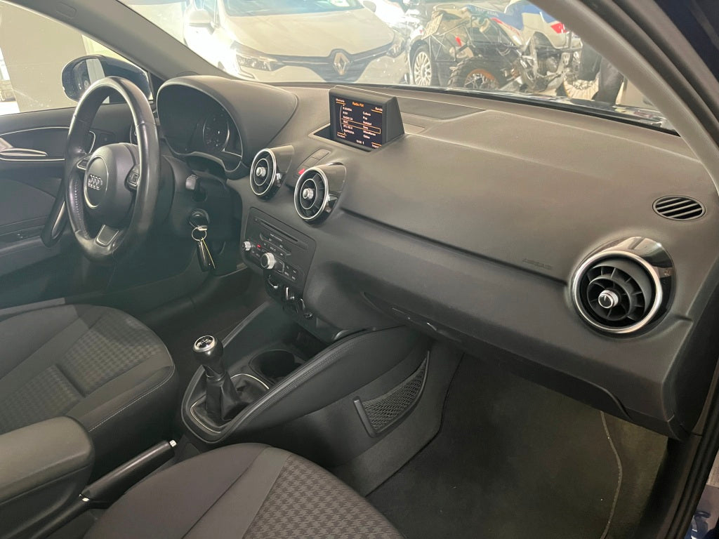 Audi A1 1.6 TDi Ambition 105 Cv  Per Neopatentati