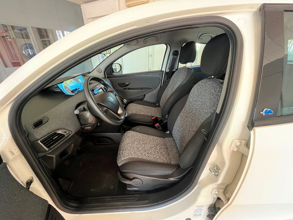 Lancia Ypsilon 0.9 T.air Metano Ecochic
