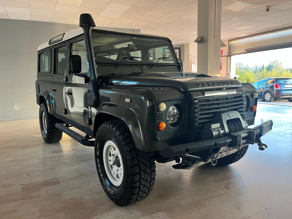 Land Rover Defender 7P 110 2.4 td S SW