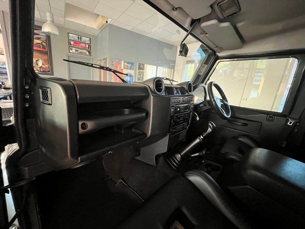 Land Rover Defender 7P 110 2.4 td S SW