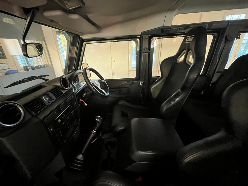 Land Rover Defender 7P 110 2.4 td S SW