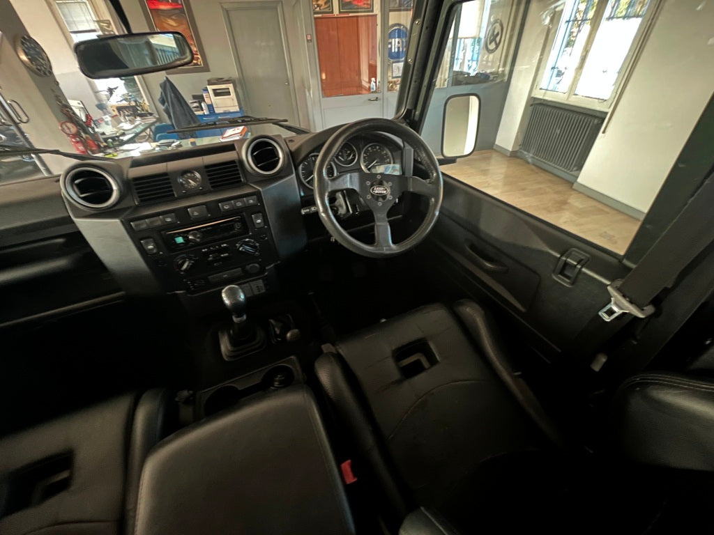 Land Rover Defender 7P 110 2.4 td S SW
