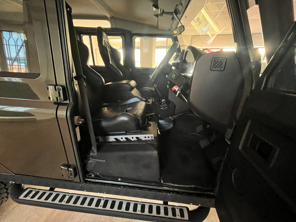 Land Rover Defender 7P 110 2.4 td S SW