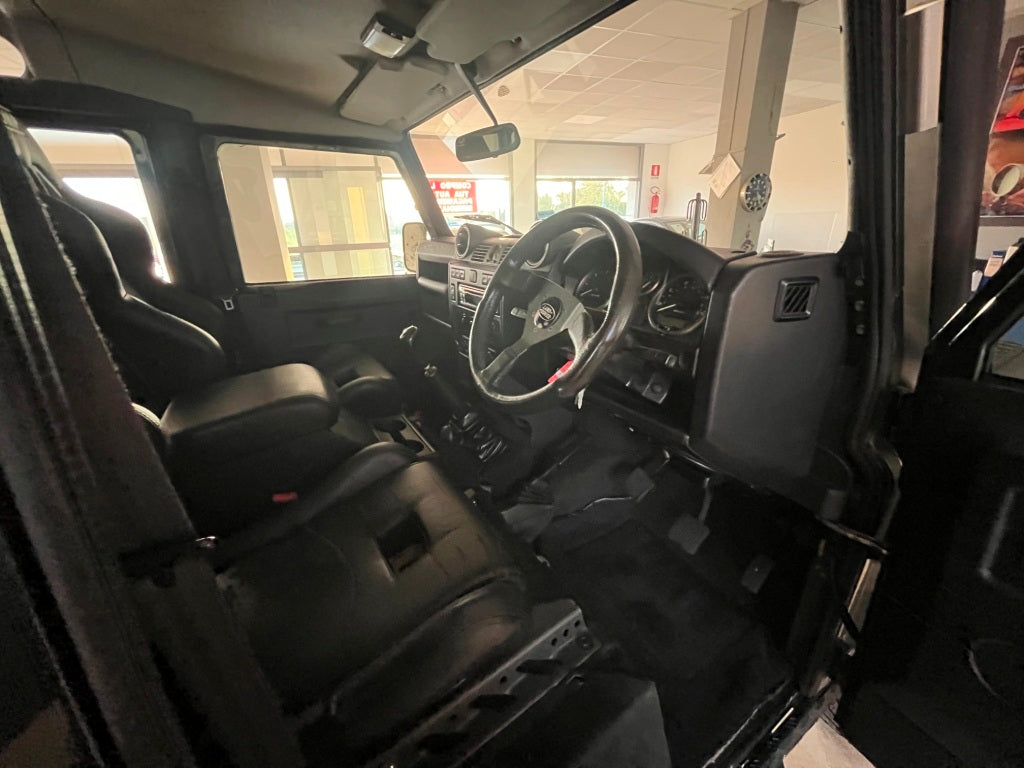 Land Rover Defender 7P 110 2.4 td S SW
