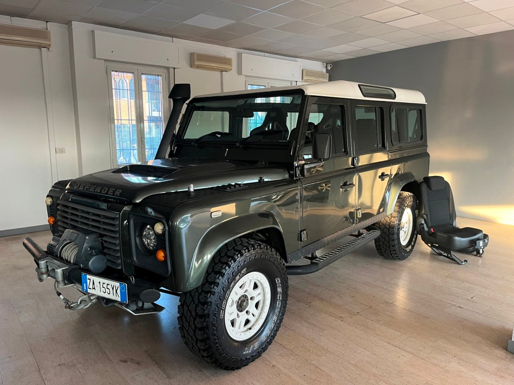 Land Rover Defender 7P 110 2.4 td S SW