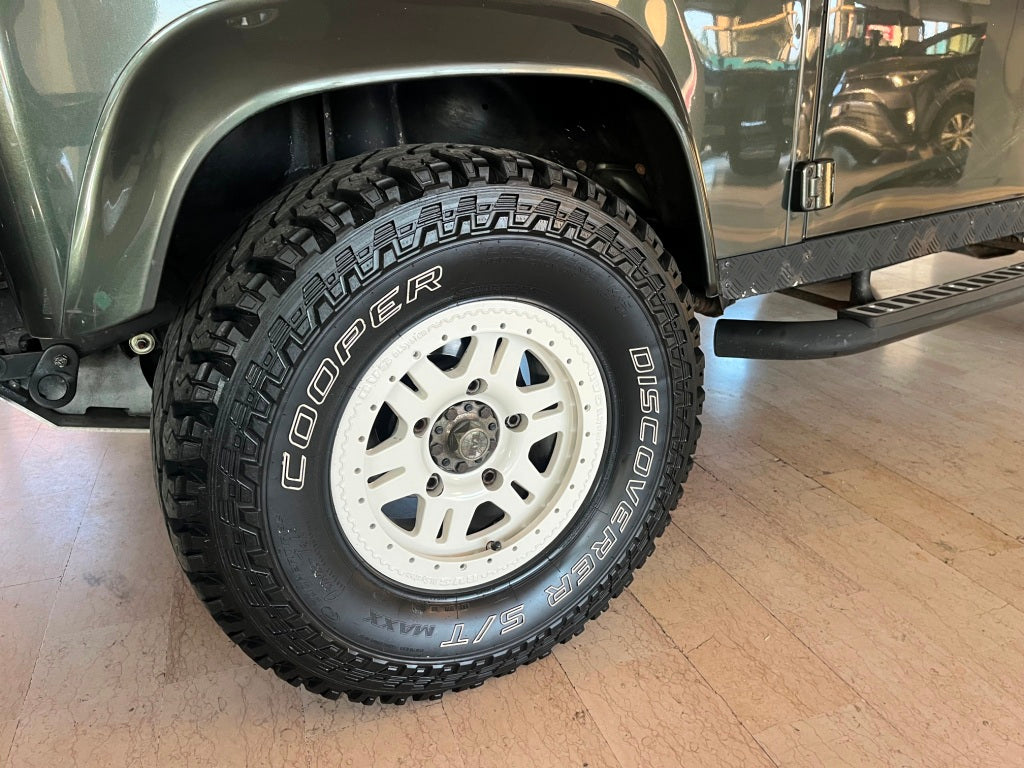 Land Rover Defender 7P 110 2.4 td S SW