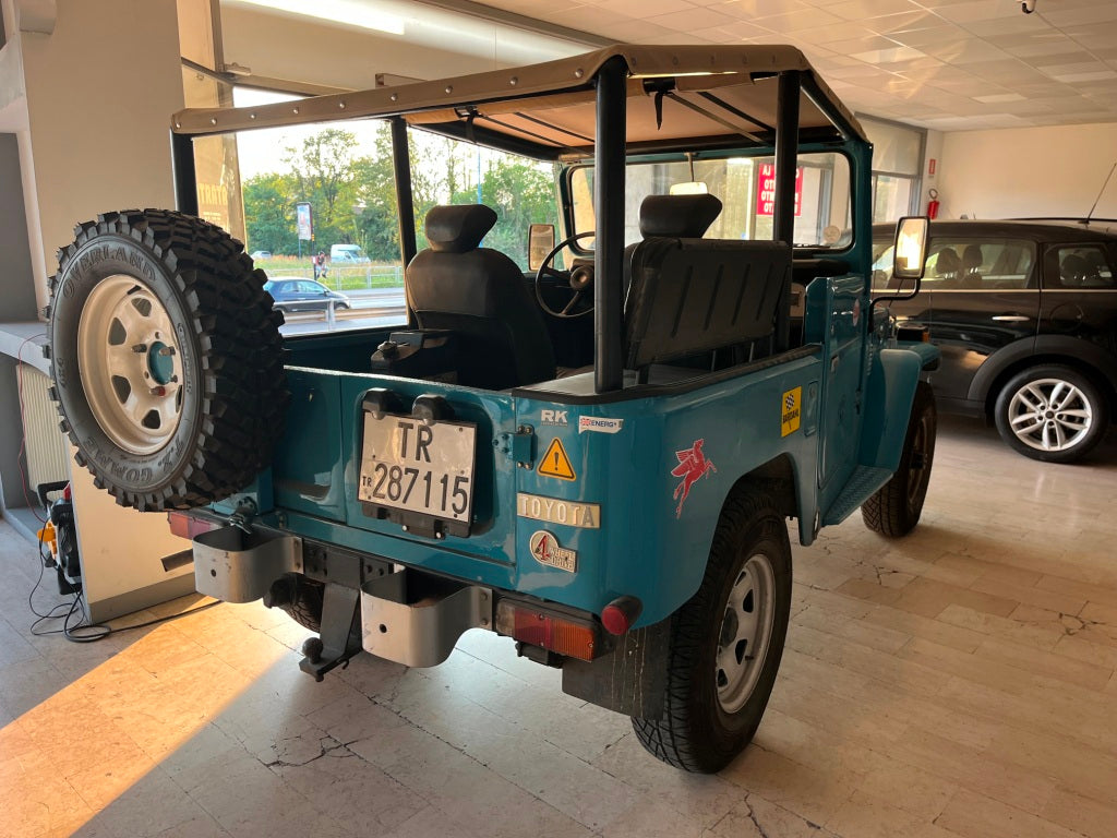 Toyota Land Cruiser BJ 40